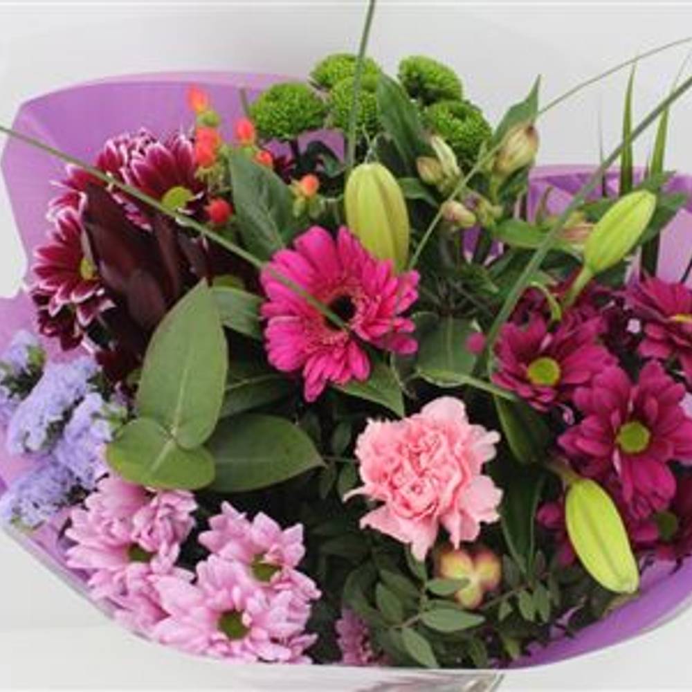 Strauß cerise Biedermeier 55cm 17 Stiele