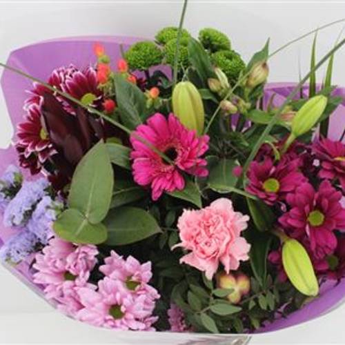 Strauß cerise Biedermeier 55cm 17 Stiele