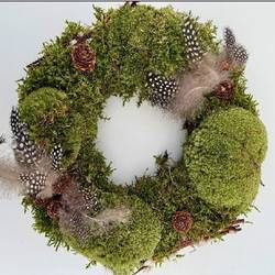 Kranz grün Bollenmoos/Feder D30cm