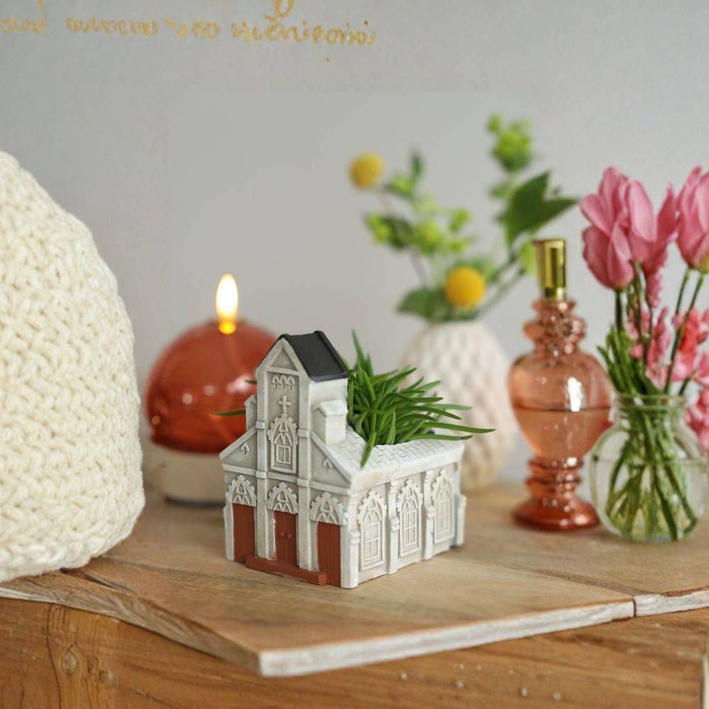 Keramik Übertopf Kirche creme 10x08.5x11cm